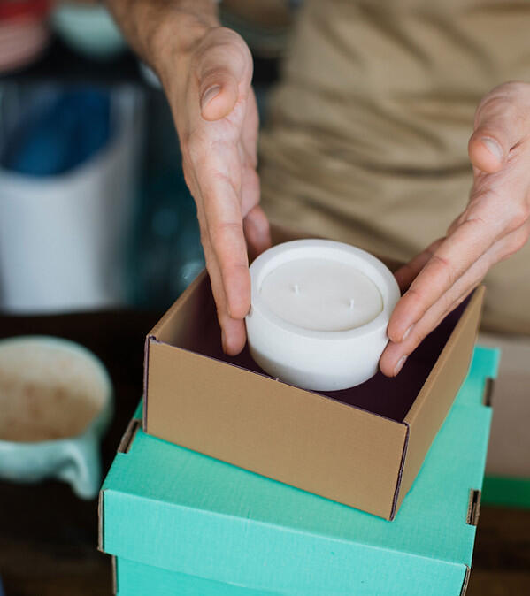 香薰蠟燭包裝設計營造高貴實用嘅效果
